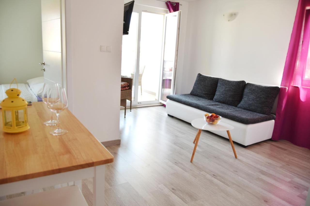 Rab Apartments Aurora Rab Town Bagian luar foto